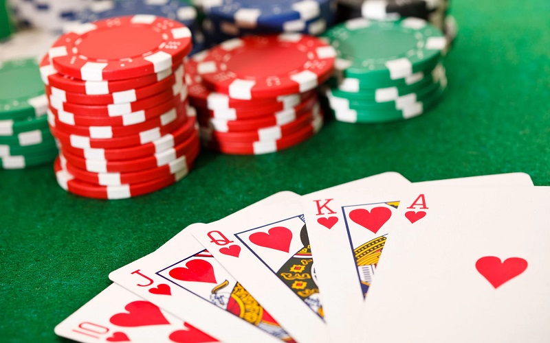Bí kíp tính xác suất nhanh, chuẩn xác khi đang chơi Poker